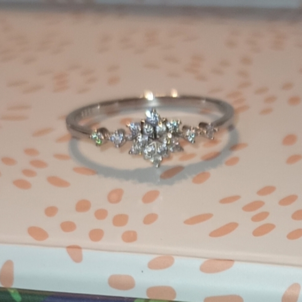 925 Sterling Silver Women's Ring - Picture 7 of 11